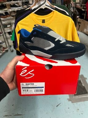 Es’ Quattro size 11.5